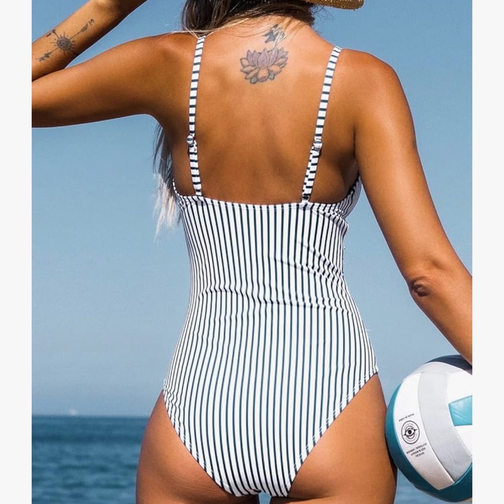 Cupshe One Piece Swimsuit V Neck Tummy Control - L - Picture 8 of 8